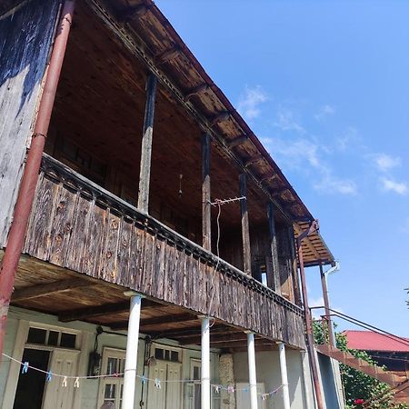 Racha Chogovadze'S Guest House Ambrolauri Exterior foto