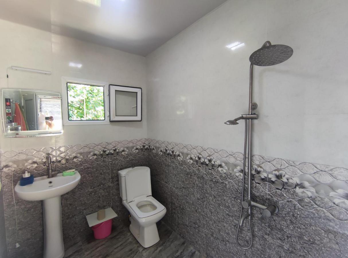 Racha Chogovadze'S Guest House Ambrolauri Exterior foto