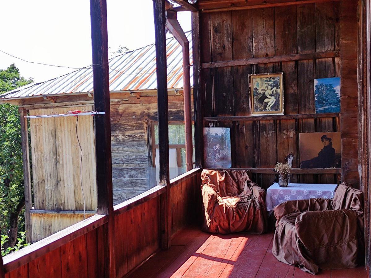Racha Chogovadze'S Guest House Ambrolauri Exterior foto