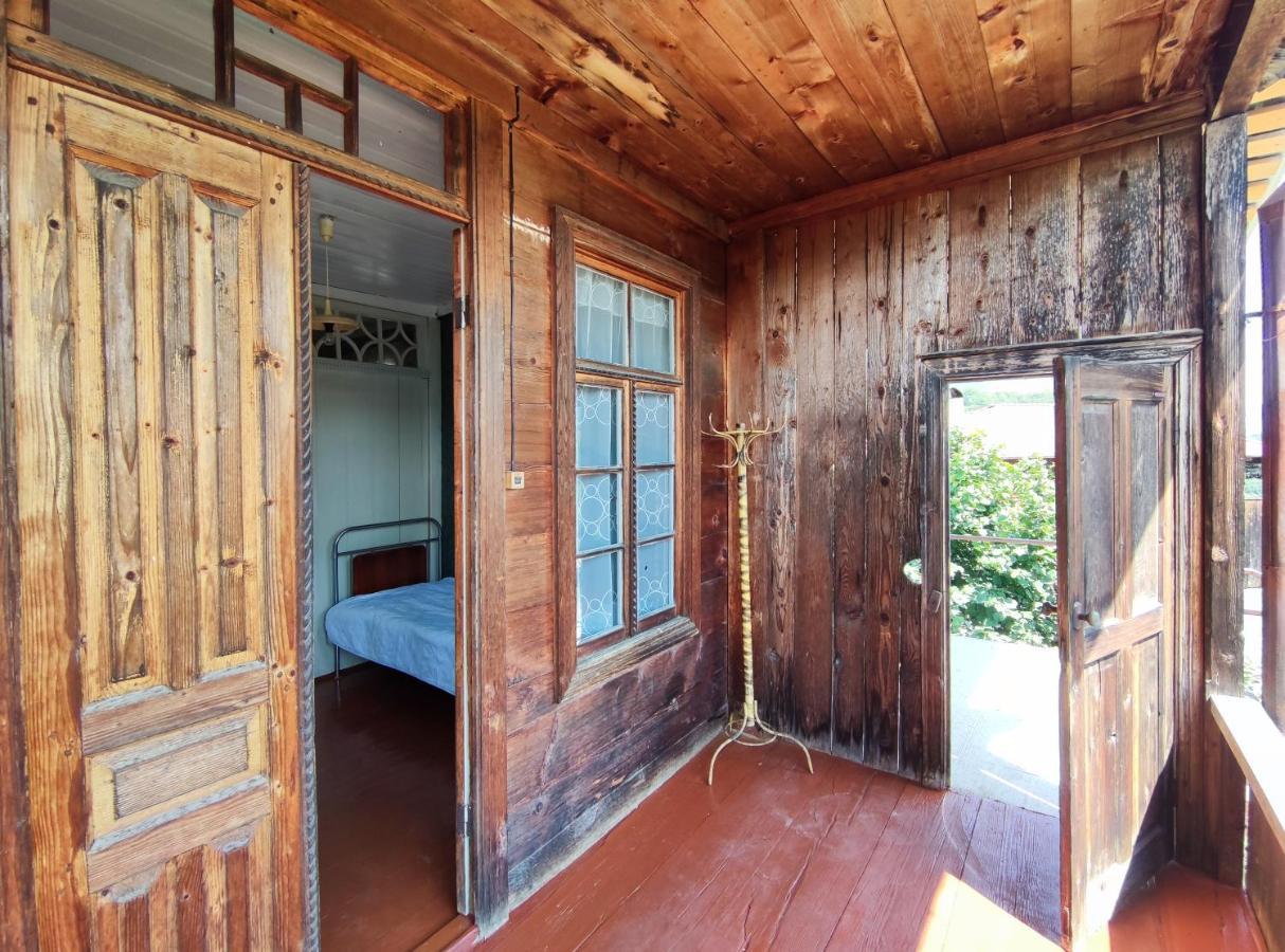 Racha Chogovadze'S Guest House Ambrolauri Exterior foto